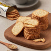 Toasted sesame and coconut crackers by ORION Cosomi