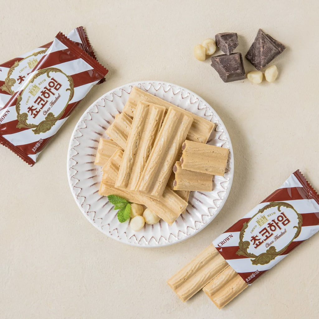 Korean chocolate cream wafer biscuits by CROWN Heim